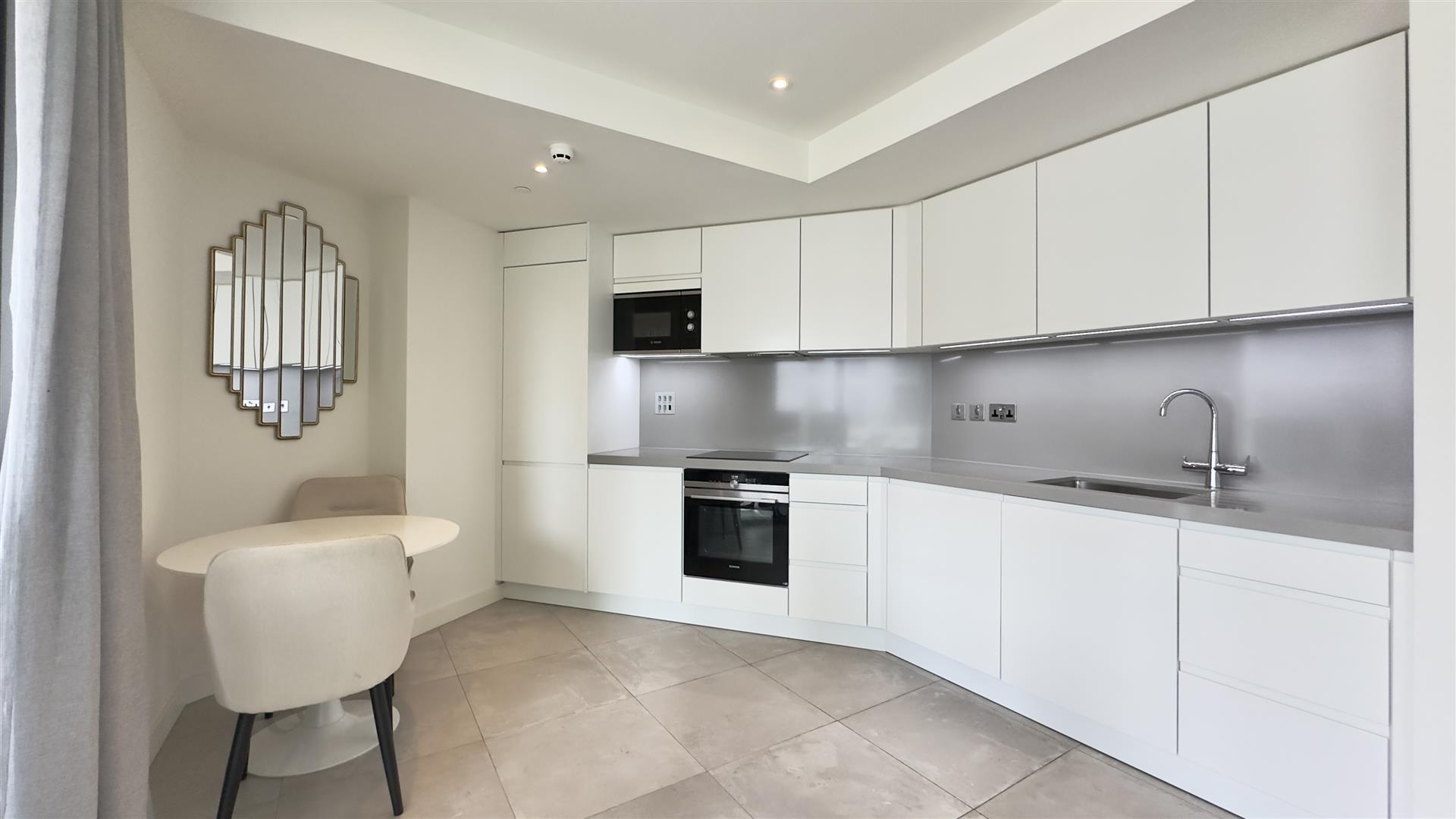 Image of Apartment - 1 Bedrooms - 1 Bathrooms for Sale in EuroCity-Gibraltar, Image 3